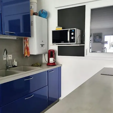Bright T3 With Private Parking And 2 Terraces *