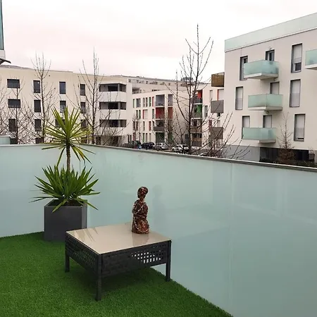 Bright T3 With Private Parking And 2 Terraces * Cenon