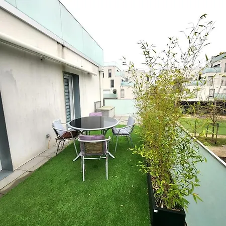 Appartamento Bright T3 With Private Parking And 2 Terraces Cenon